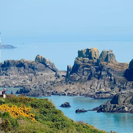 Cute Family Mont Saint Michel *