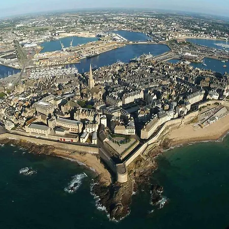 Cute Family Mont Saint Michel Dom wakacyjny