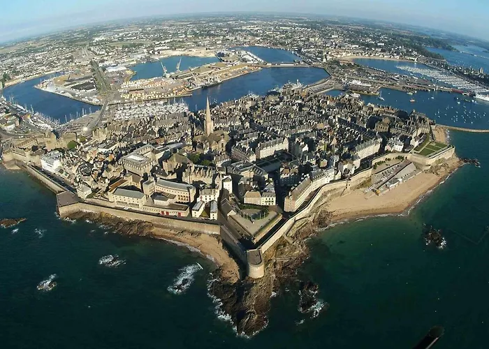 Cute Family Mont Saint Michel Semesterbostad
